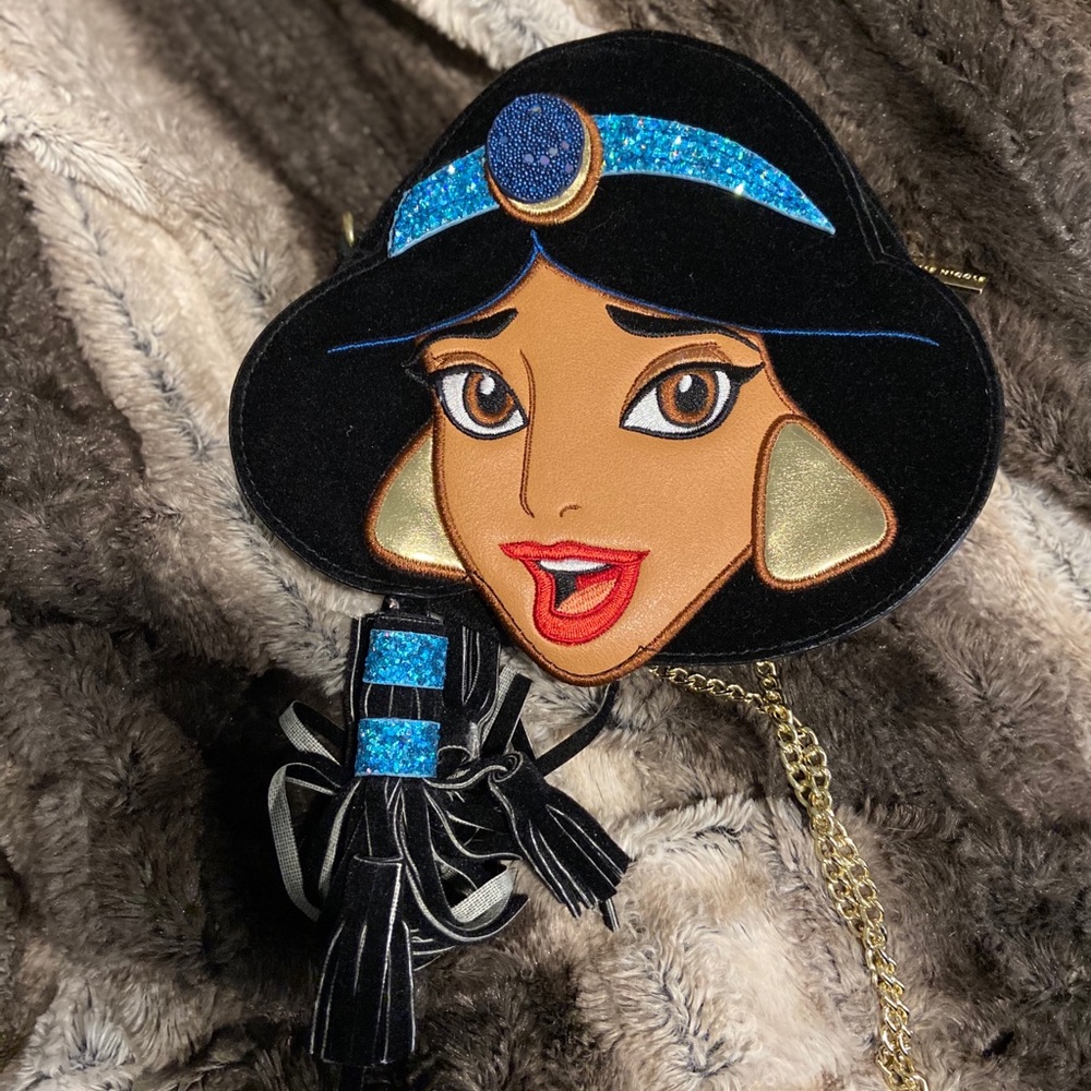 Beautiful Danielle Nicole Disney jasmine bag